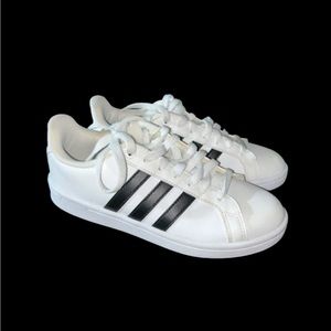 Adidas Sneakers